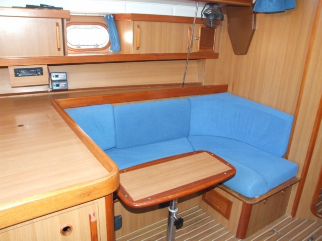 Dufour 48 teck - 9.jpg